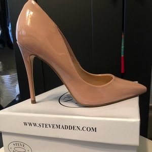 Steve Madden DAISIE pump
